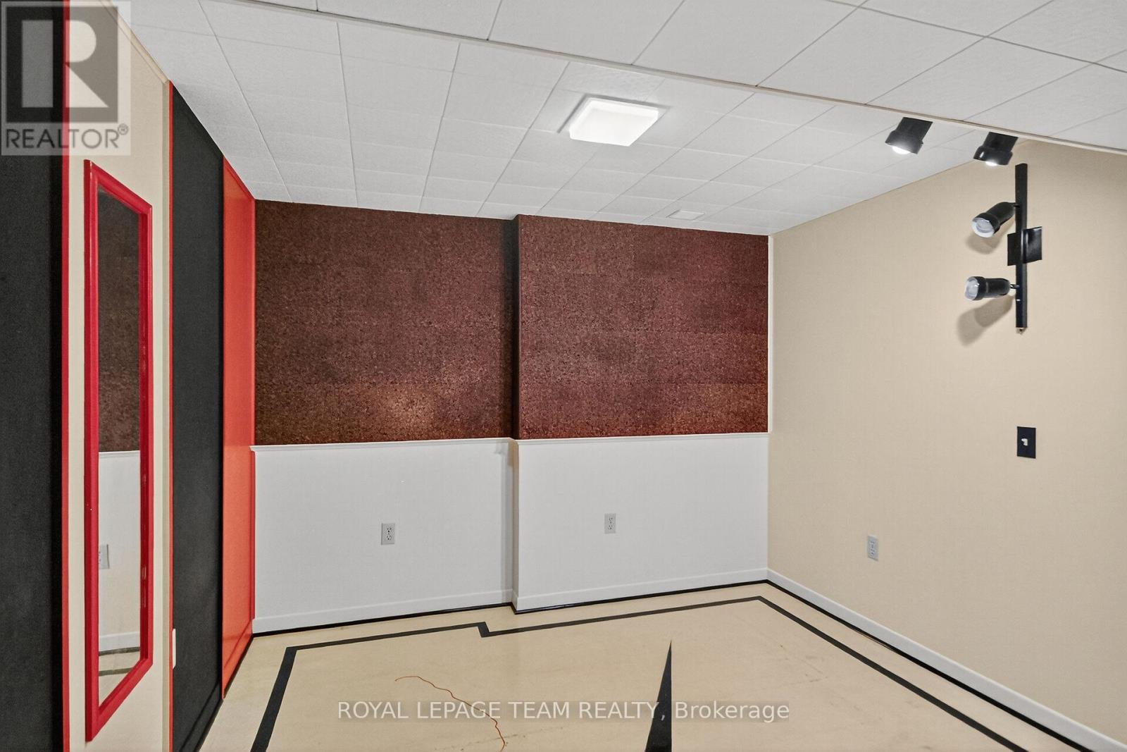 46 Quinpool Crescent