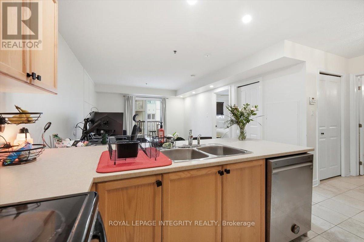 303 - 151 Potts Private