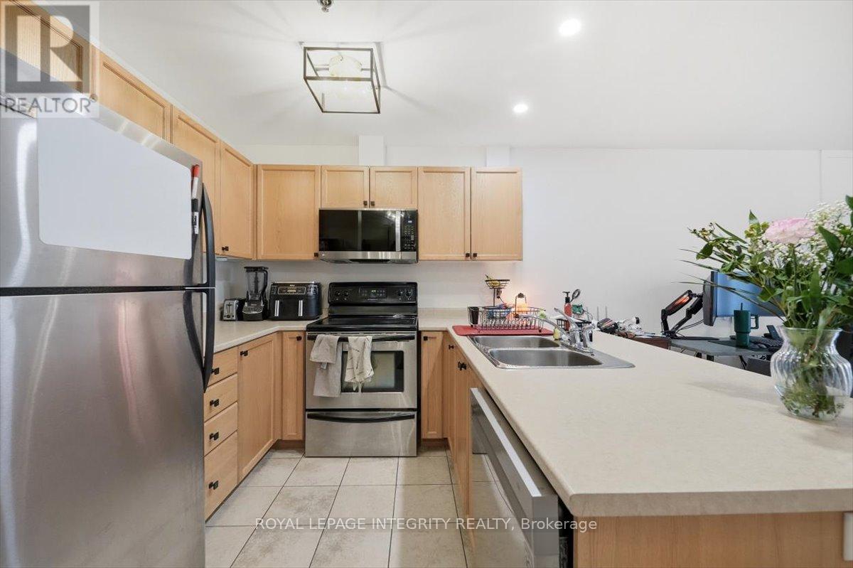 303 - 151 Potts Private