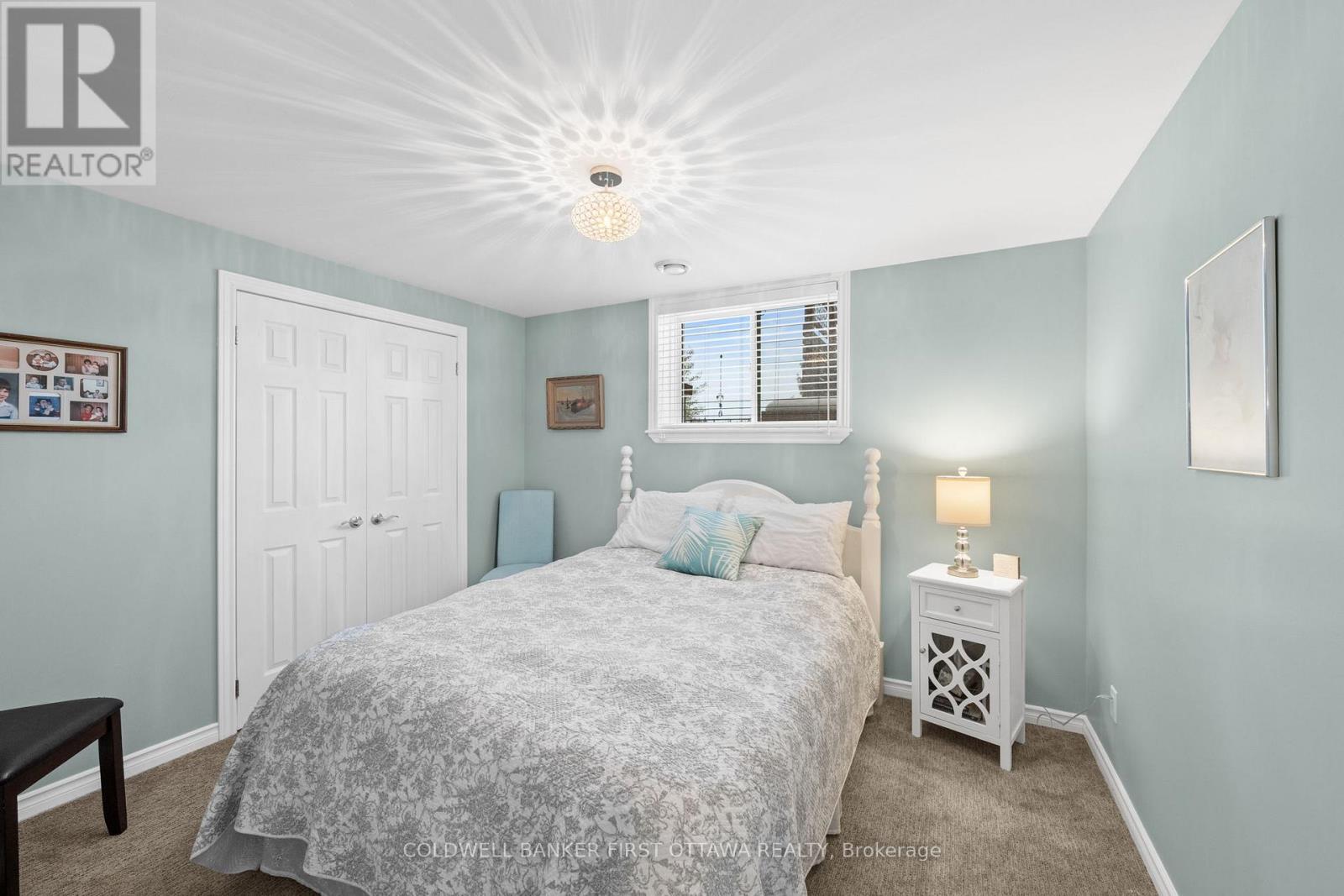 239 Royal Landing Gate