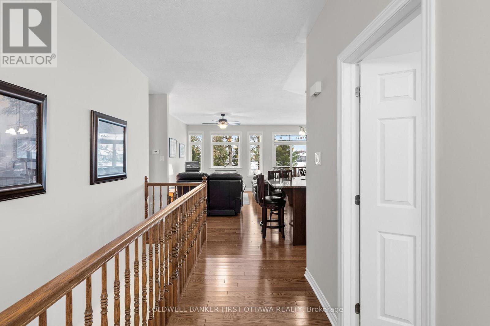 239 Royal Landing Gate