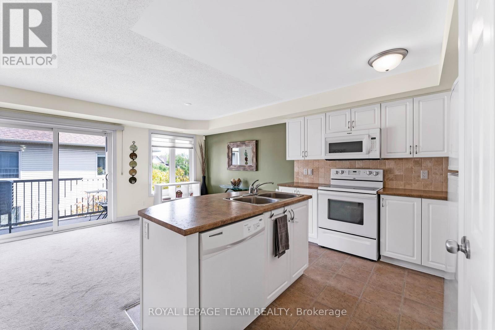 8 - 575 Stonefield Private