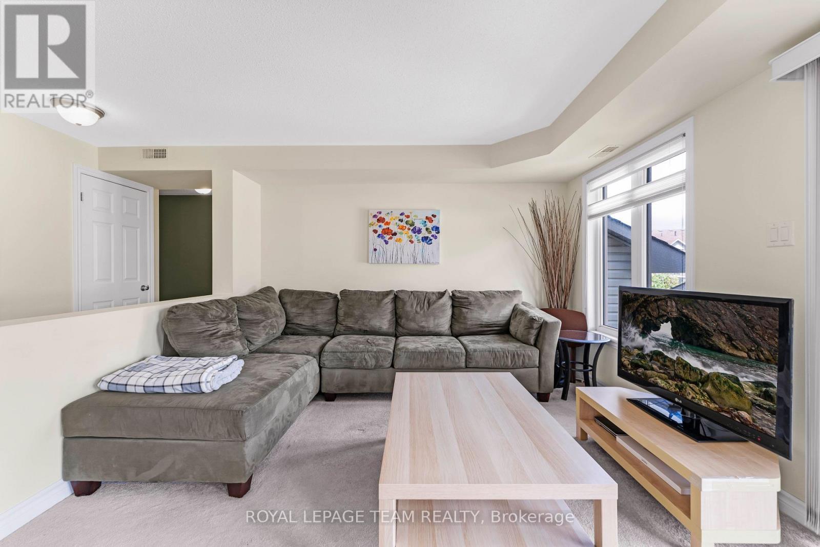 8 - 575 Stonefield Private