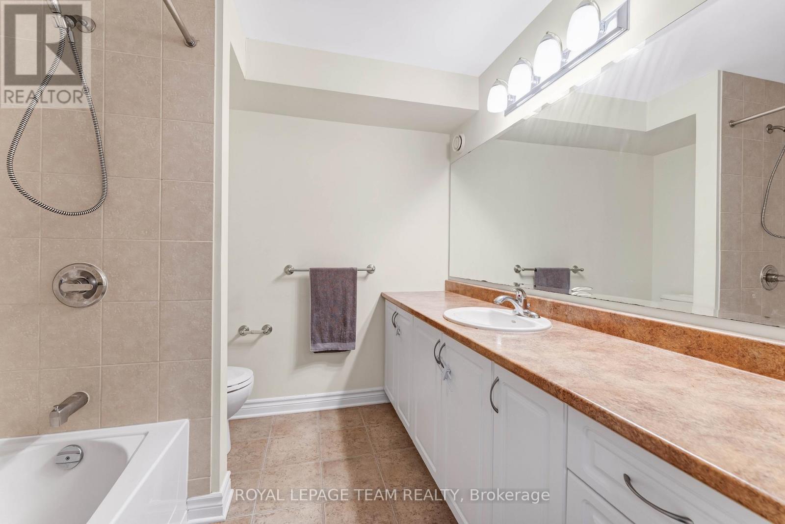 8 - 575 Stonefield Private