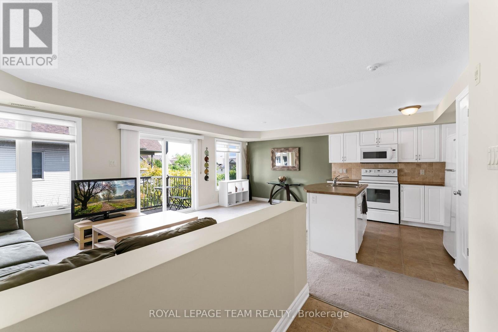 8 - 575 Stonefield Private