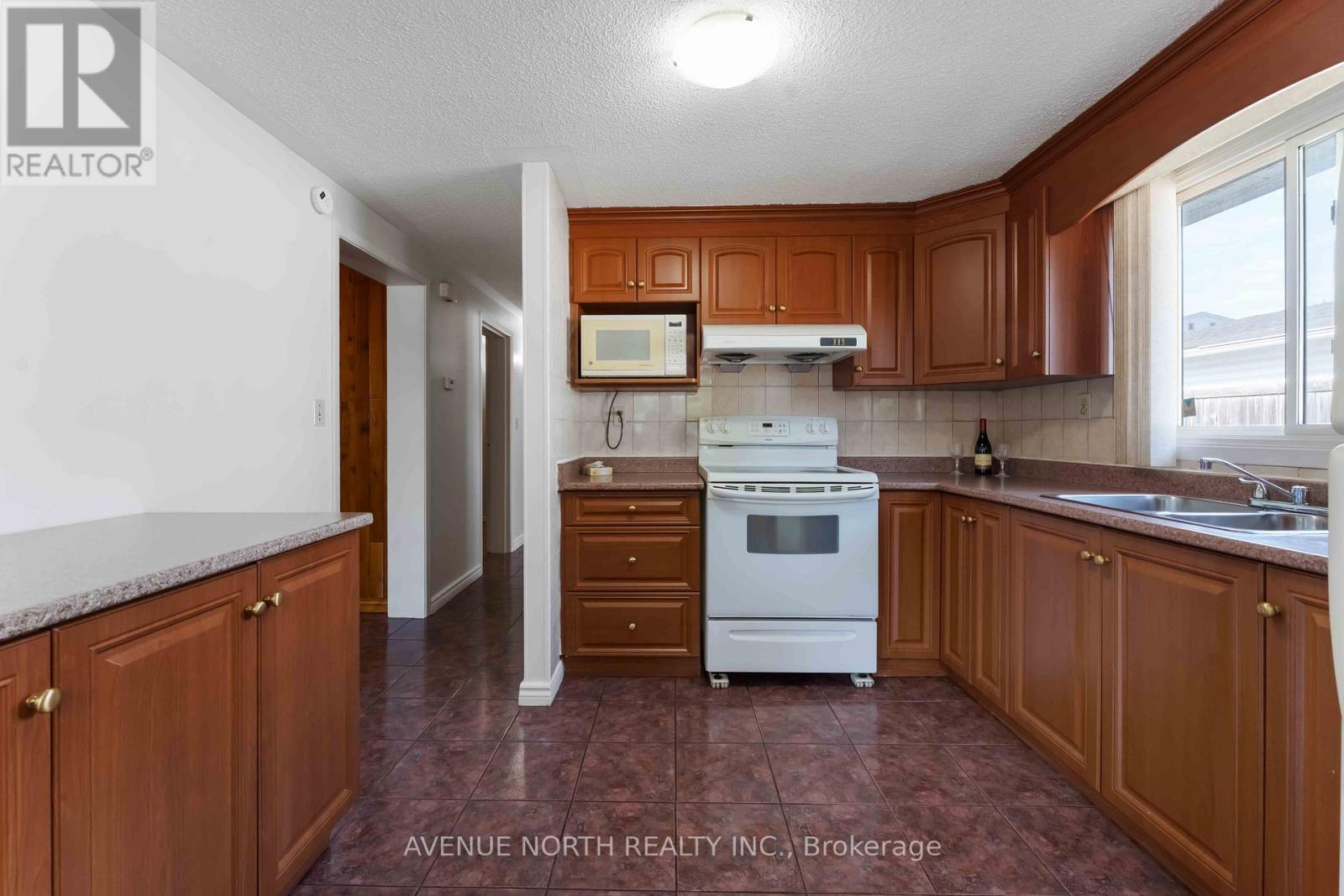 2178 Erinbrook Crescent