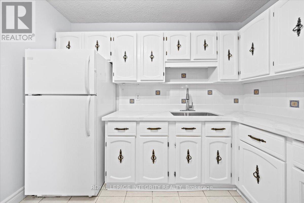 1201 - 900 Dynes Road