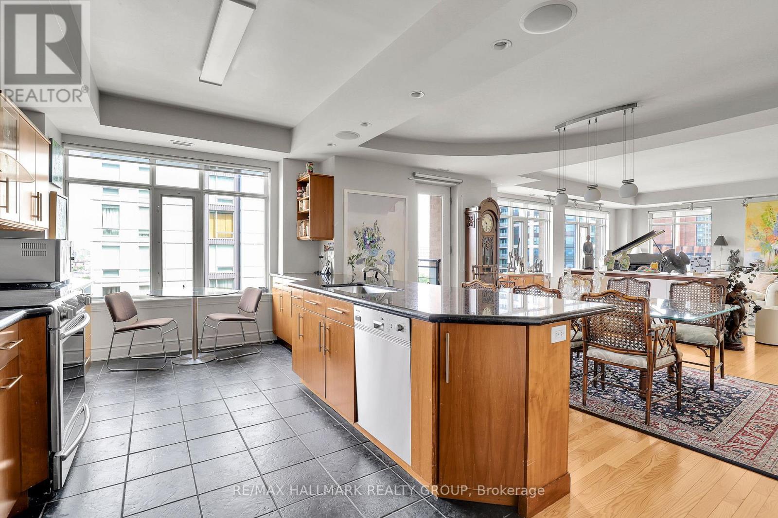 1003 - 85 Bronson Avenue