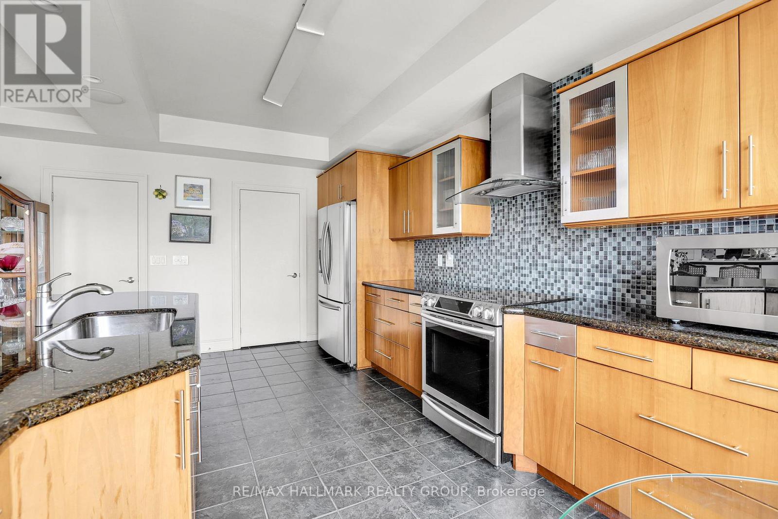 1003 - 85 Bronson Avenue