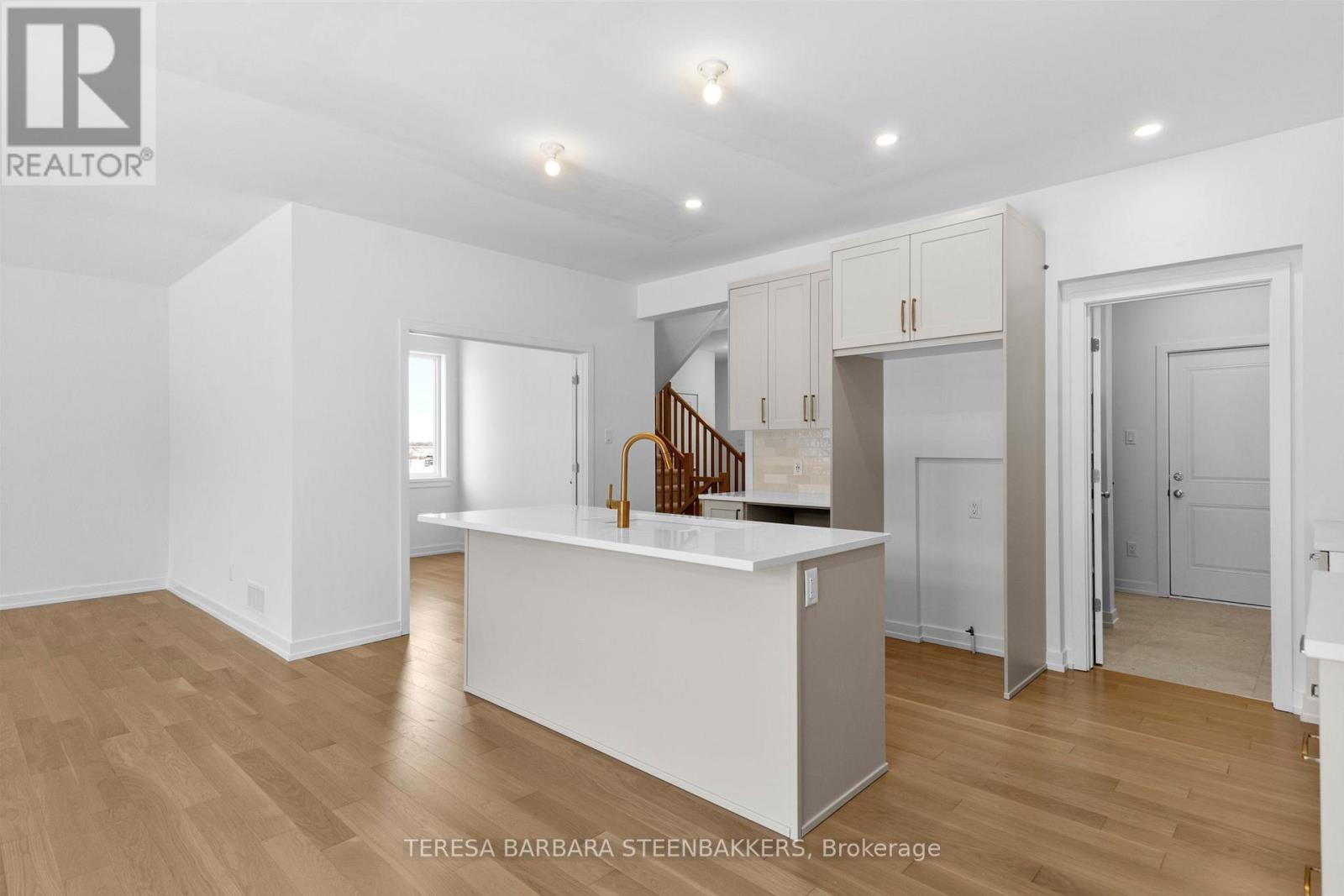 789 Kenny Gordon Avenue