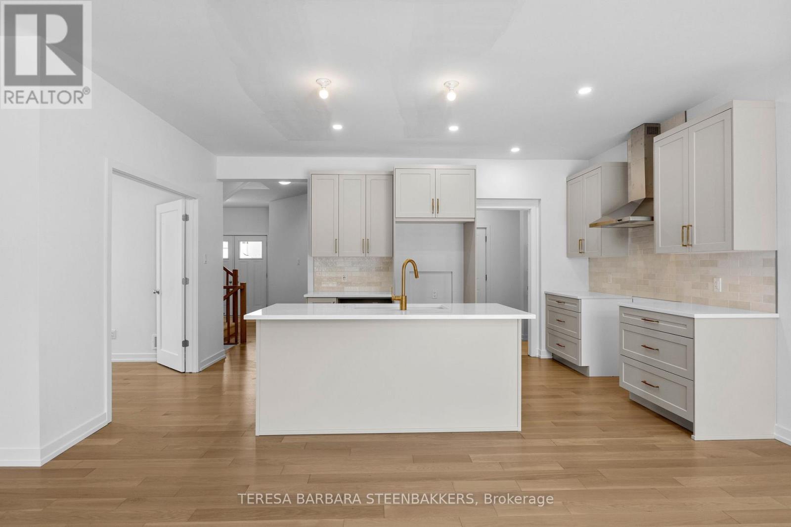 789 Kenny Gordon Avenue