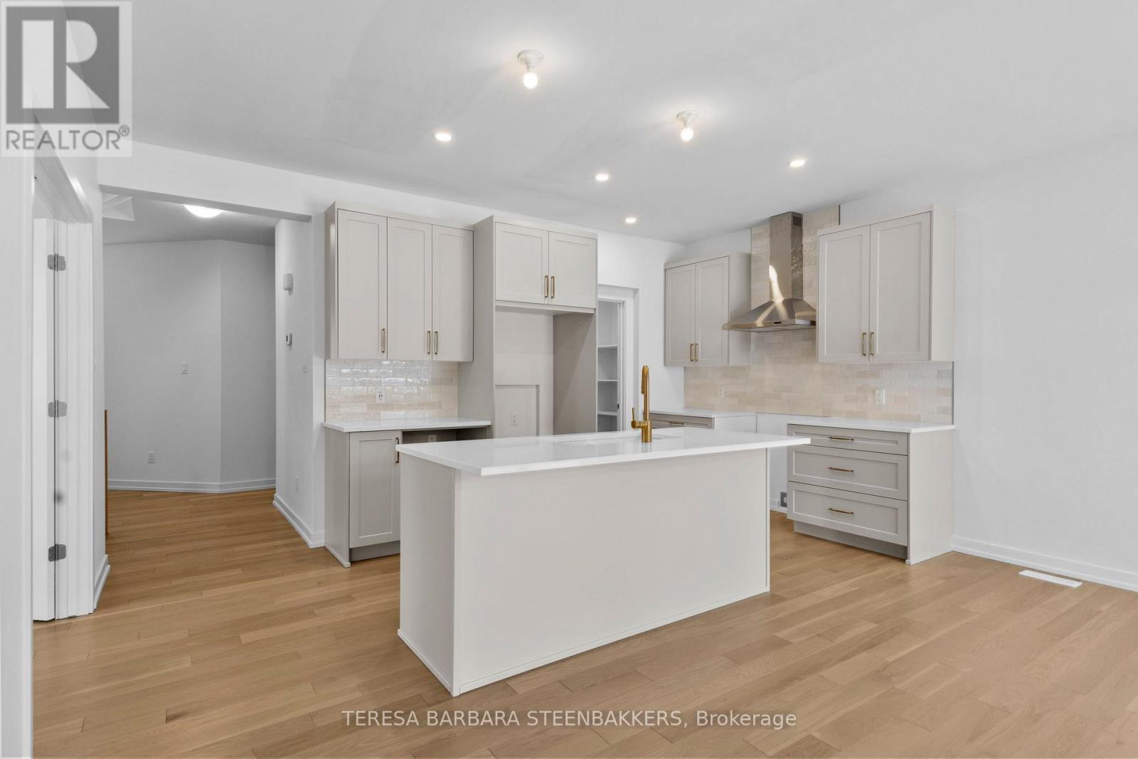 789 Kenny Gordon Avenue