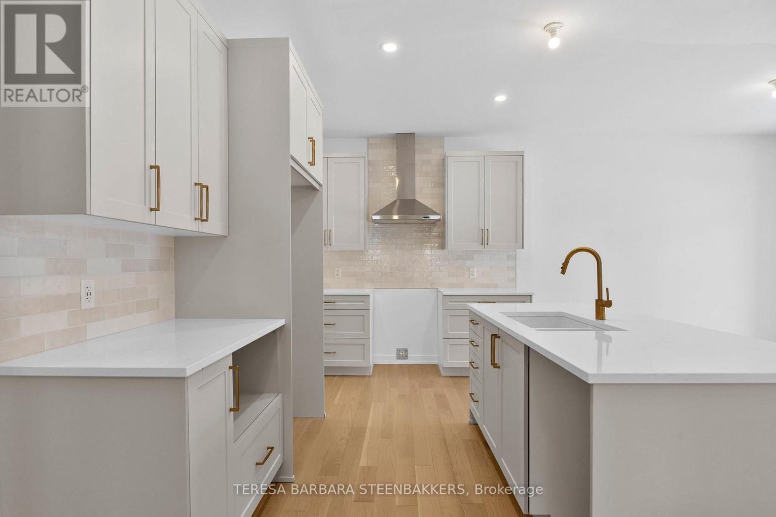 789 Kenny Gordon Avenue