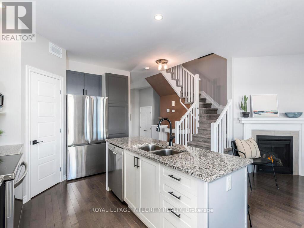 634 Cartographe Street