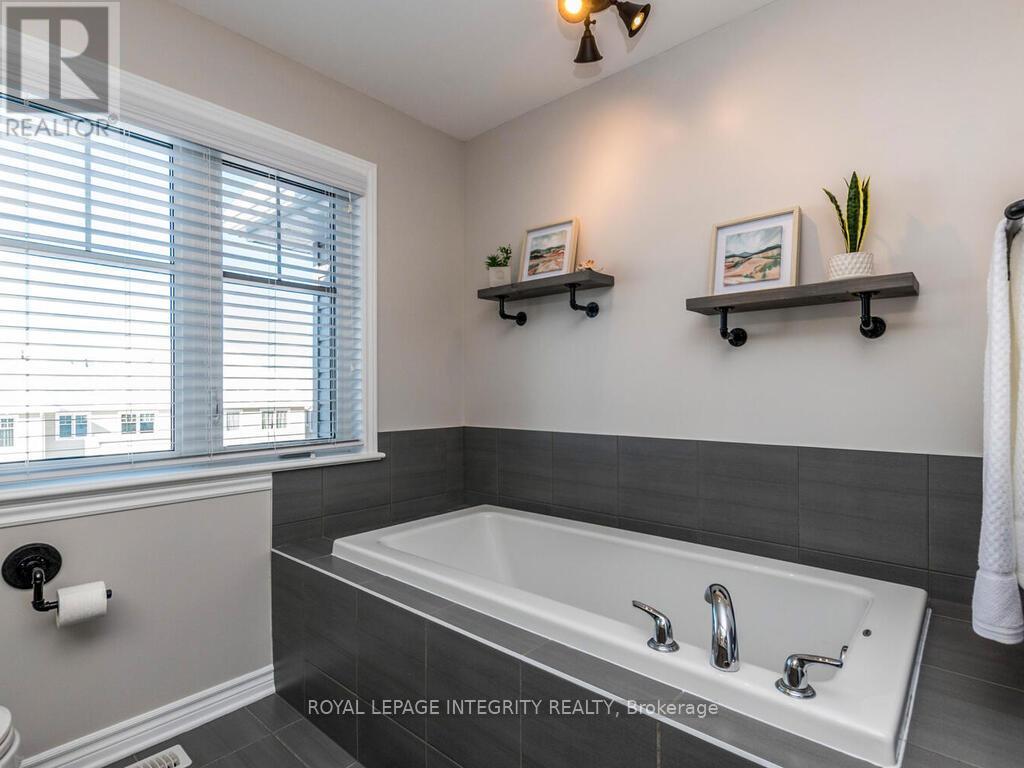 634 Cartographe Street