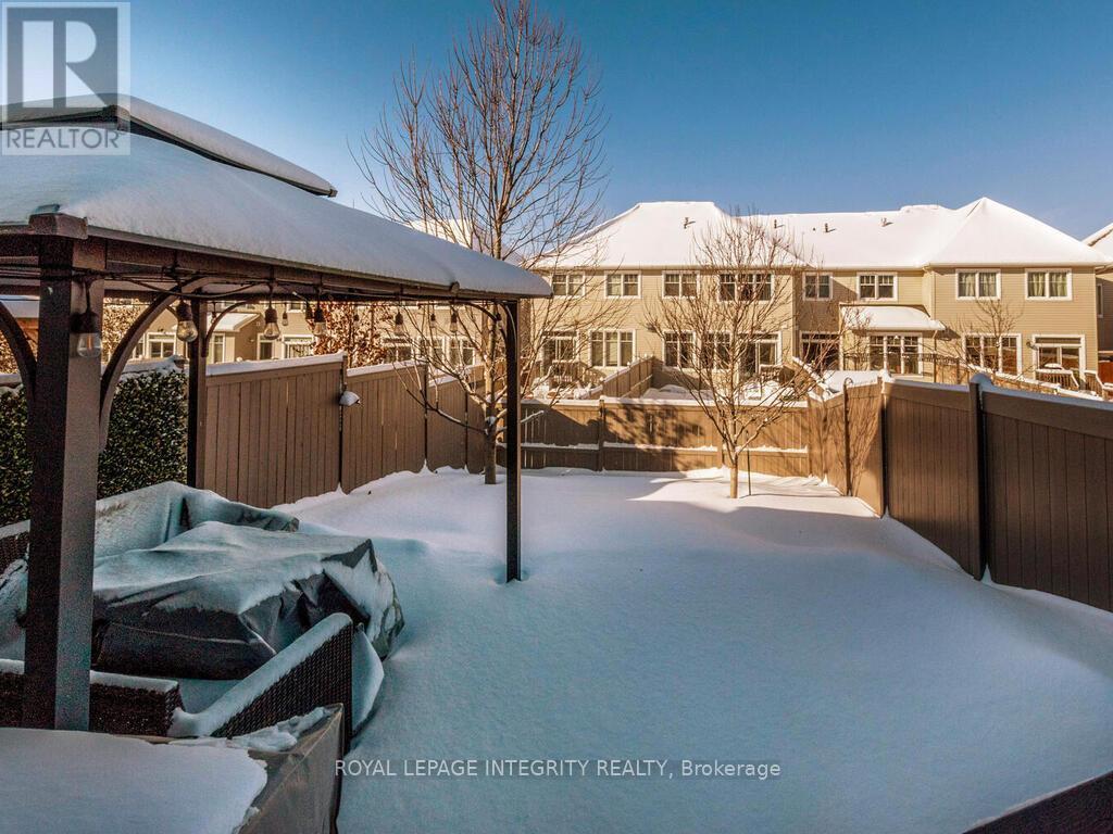 634 Cartographe Street