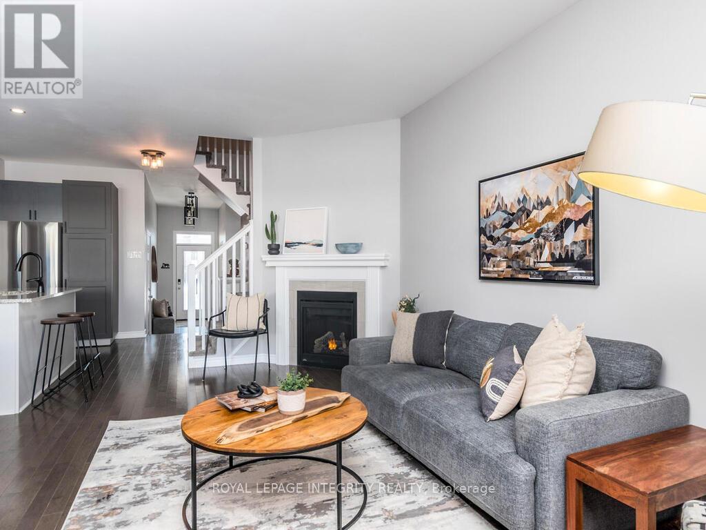 634 Cartographe Street