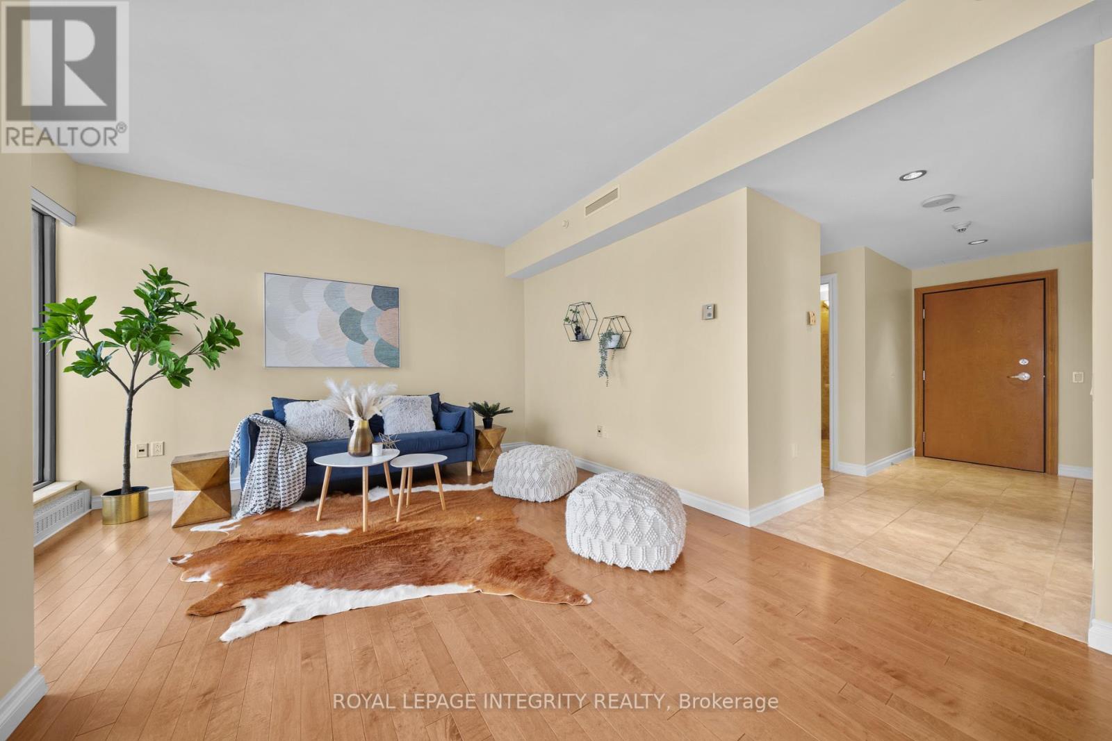 1207 - 90 George Street