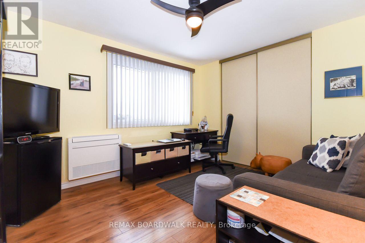 418 - 260 Brittany Drive