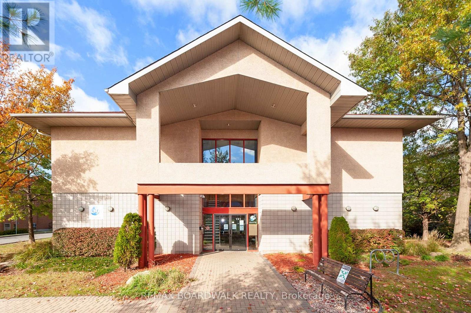 418 - 260 Brittany Drive