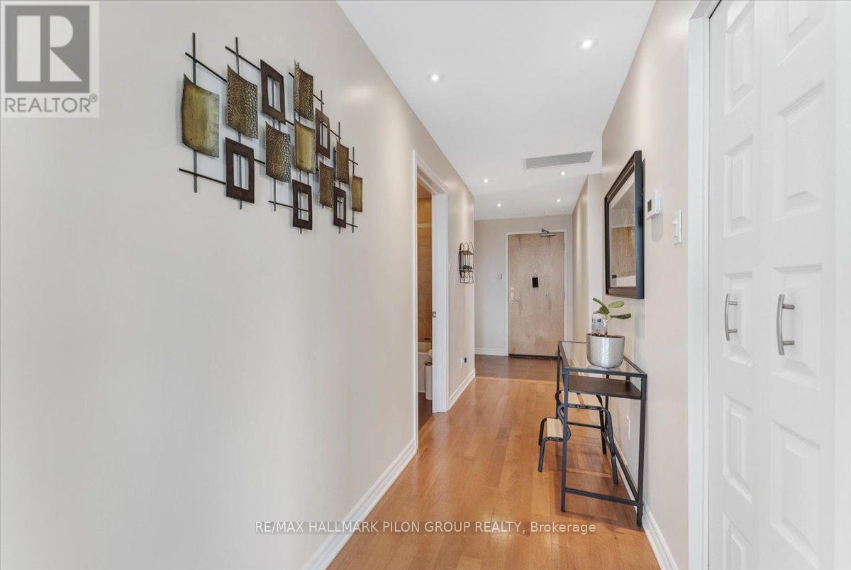 905 - 250 Lett Street