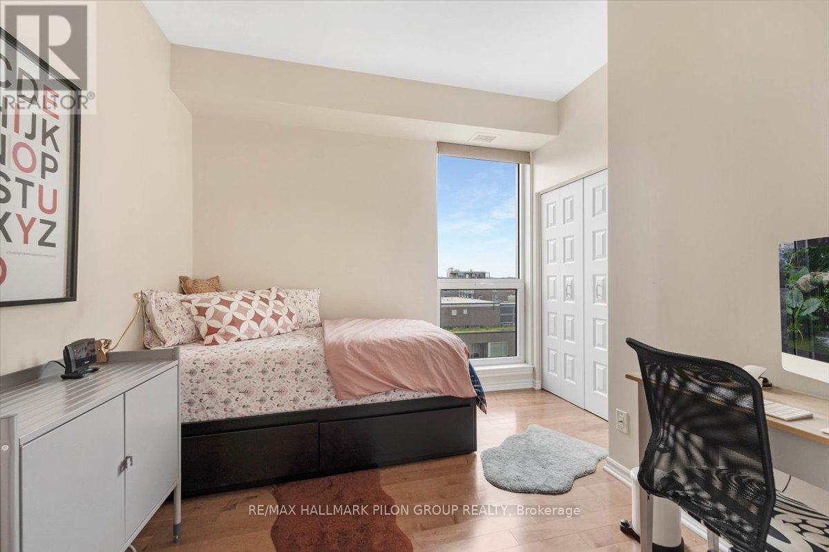 905 - 250 Lett Street