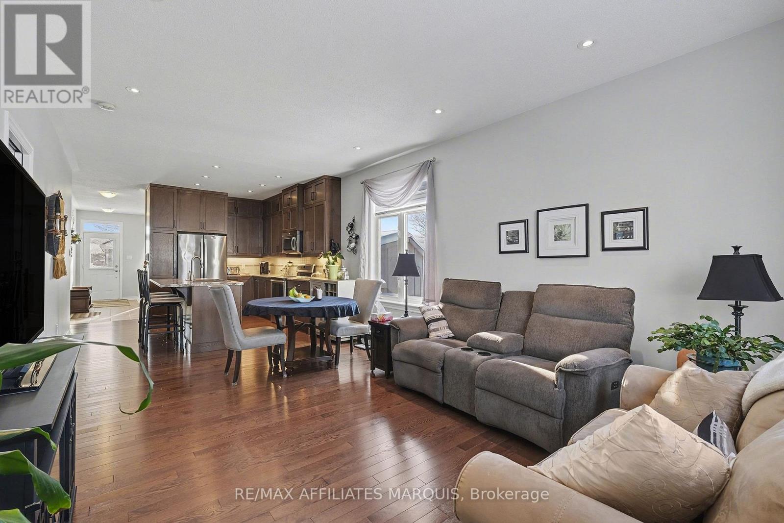 171 Royal Landing Gate