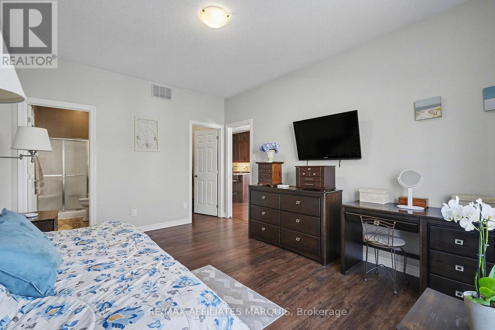 171 Royal Landing Gate