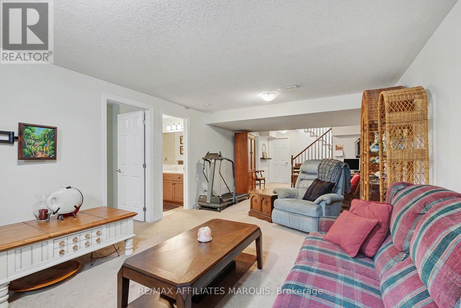 171 Royal Landing Gate