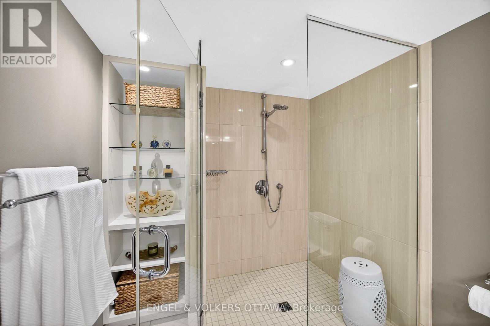 2404 - 160 George Street