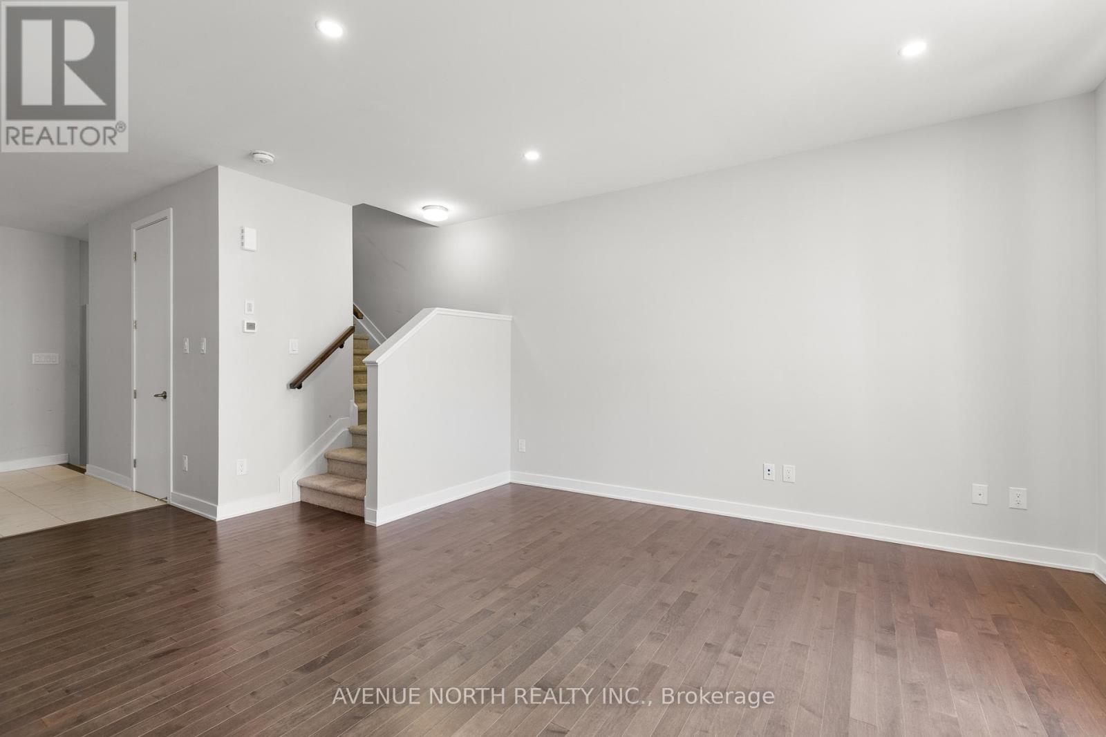 834 Bascule Place