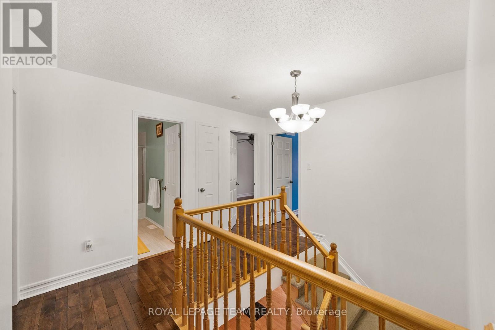 18 Oakham Ridge N