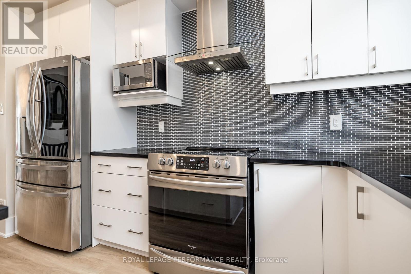 225 Makadewa Private W