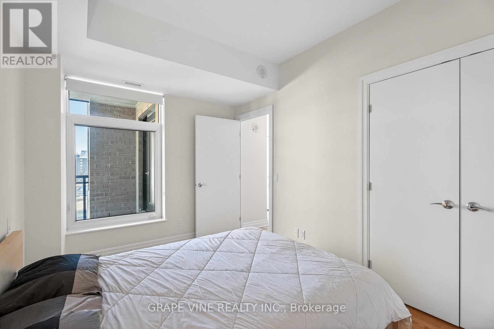 1405 - 245 Kent Street