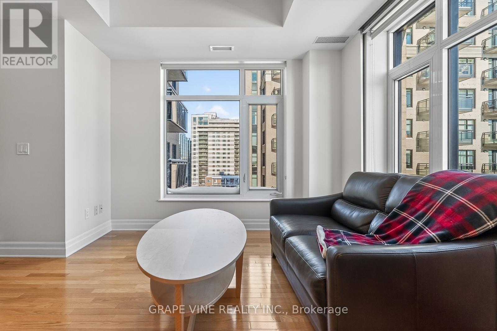 1405 - 245 Kent Street