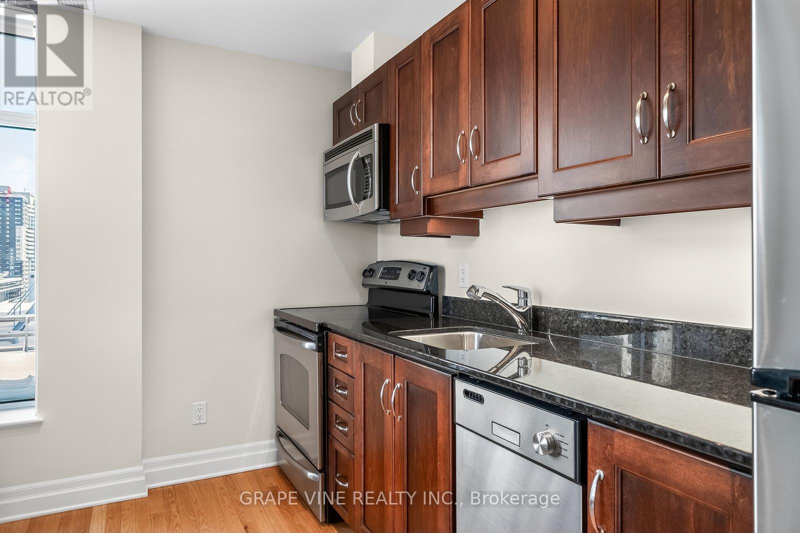 1405 - 245 Kent Street