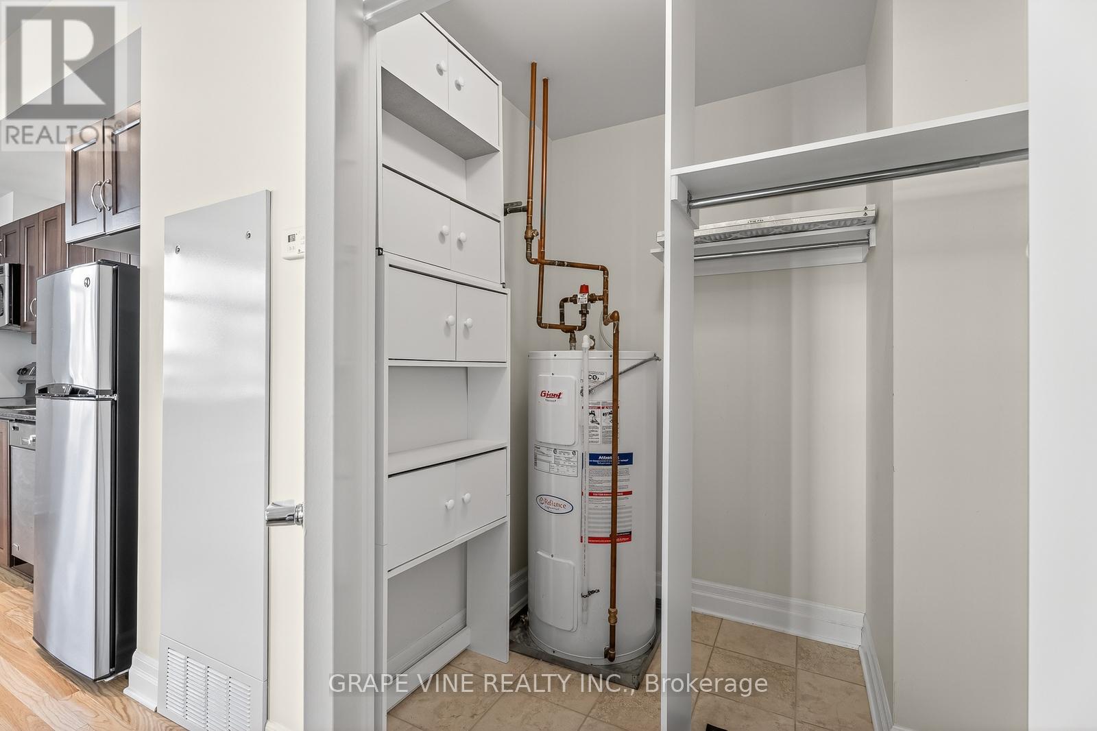 1405 - 245 Kent Street