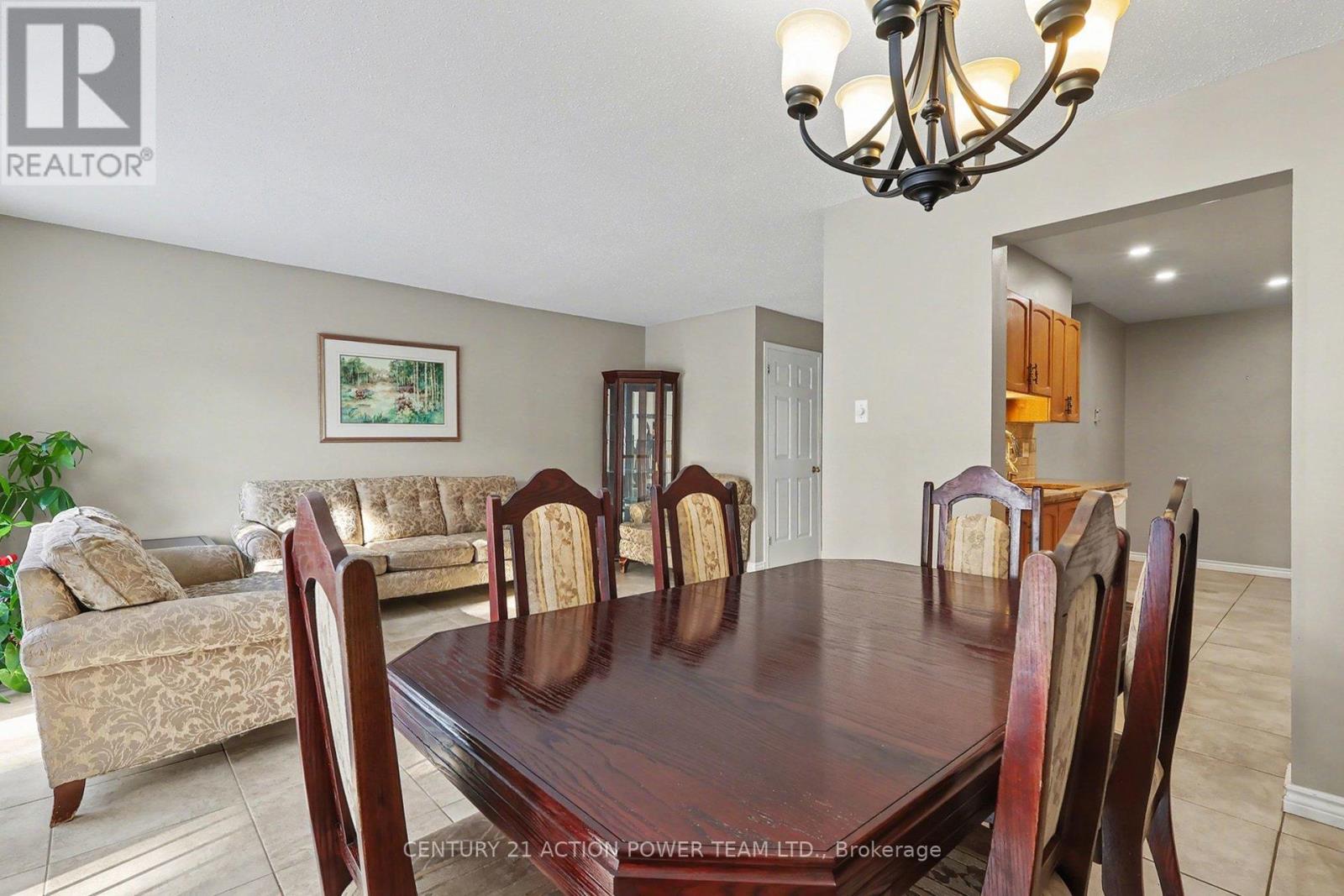 82 Burlington Crescent