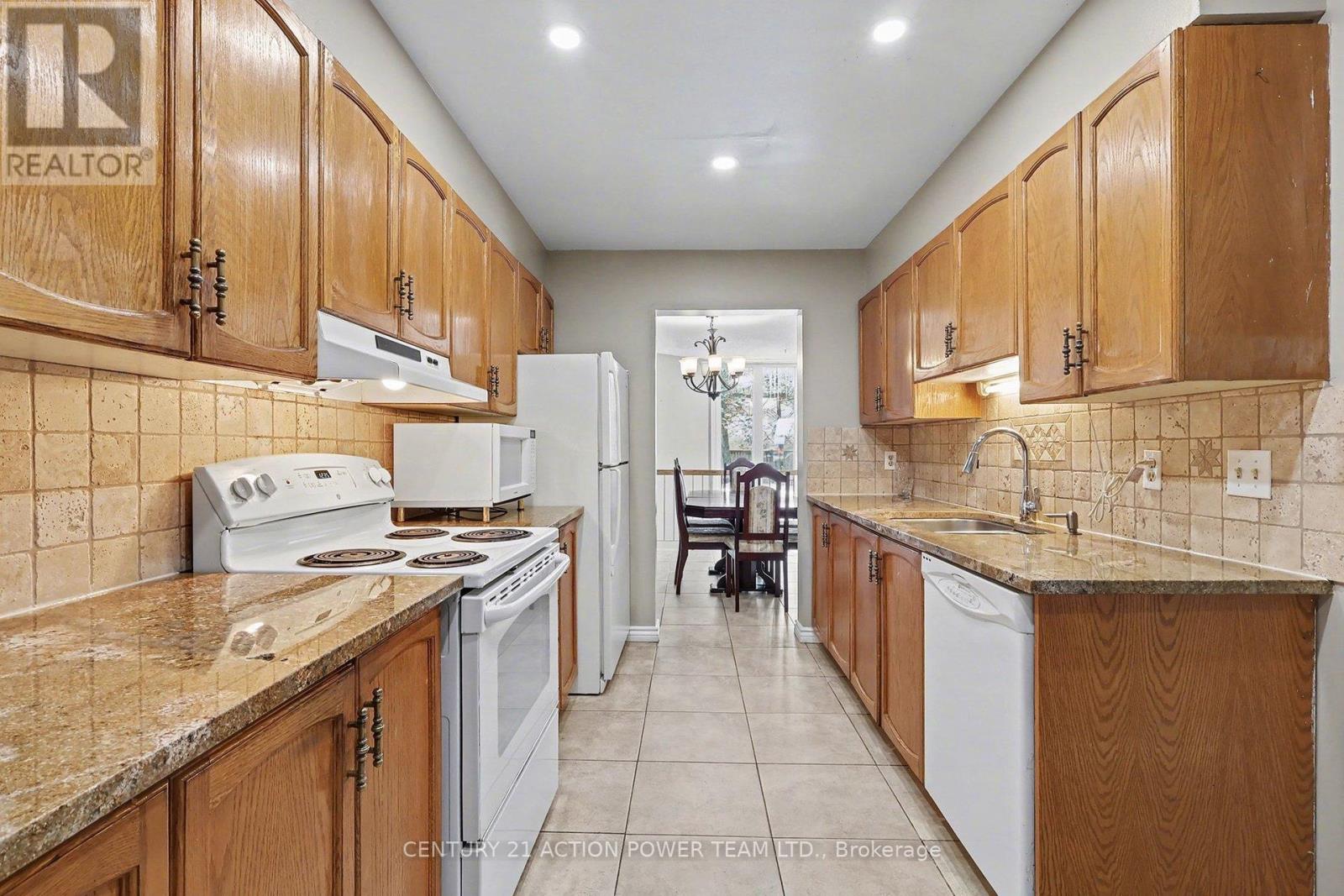 82 Burlington Crescent