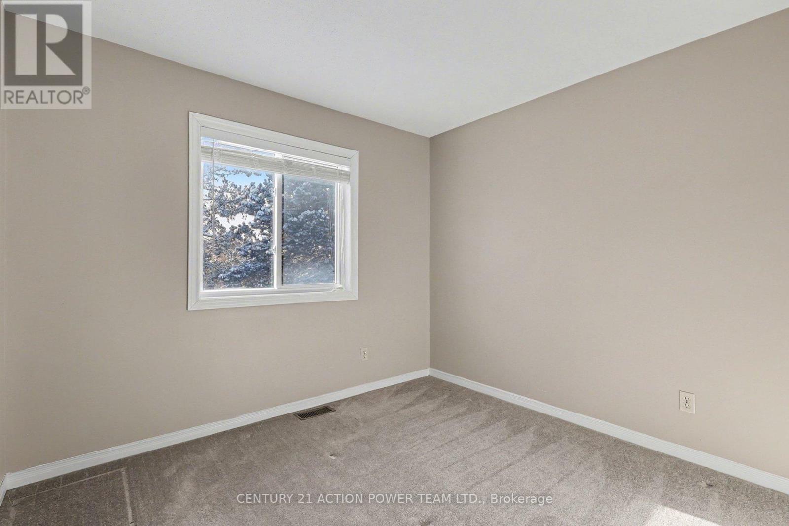 82 Burlington Crescent