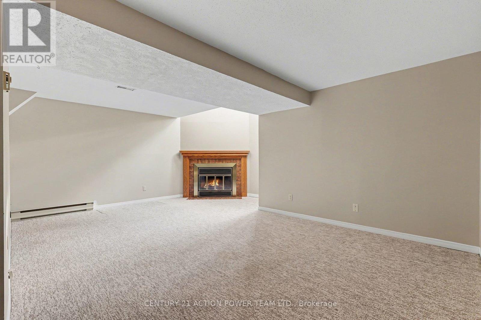 82 Burlington Crescent