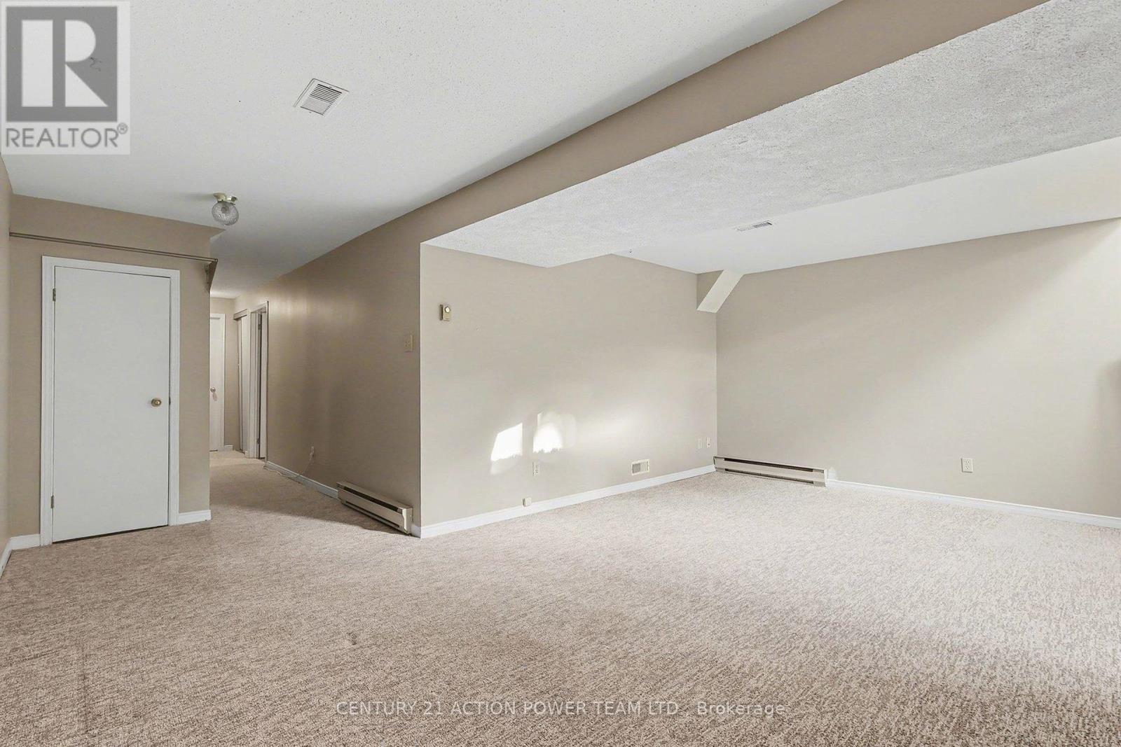 82 Burlington Crescent