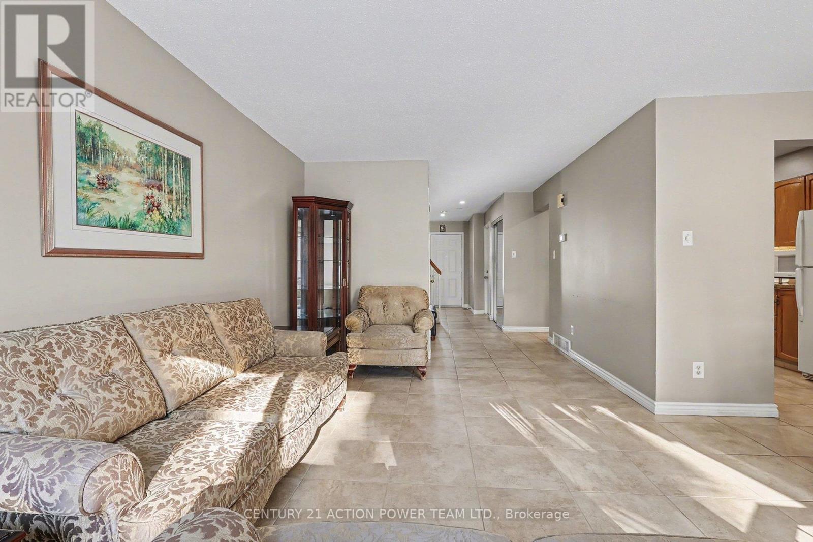 82 Burlington Crescent