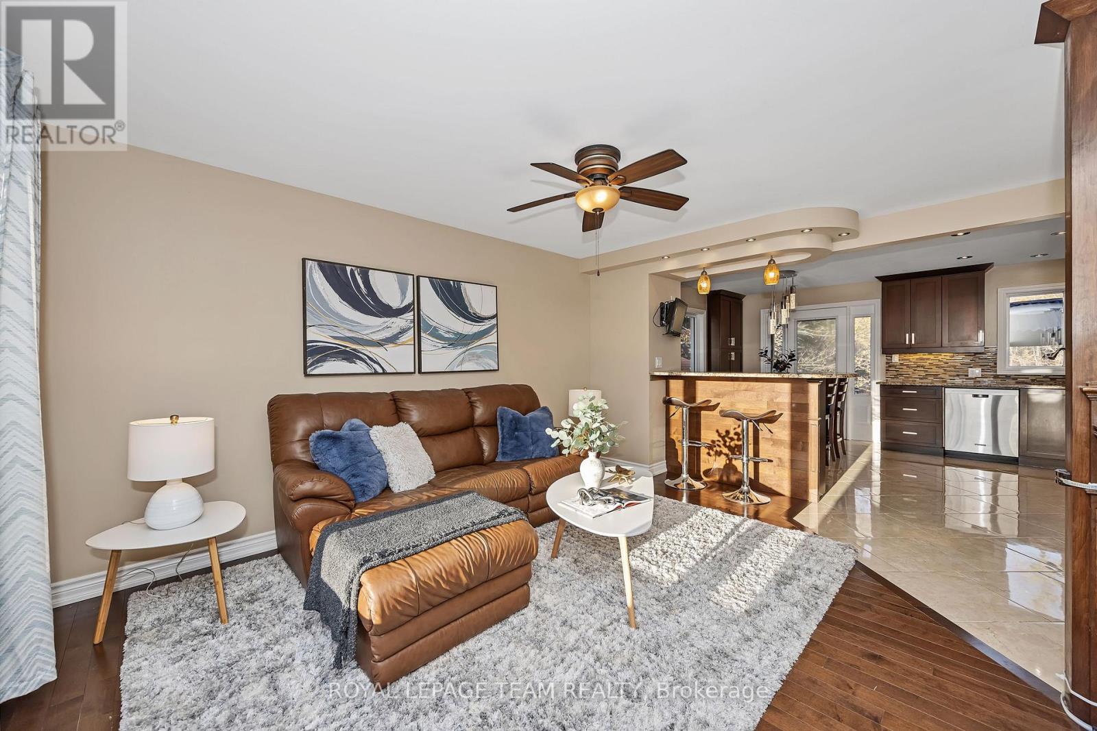 1115 Des Cerisiers Street