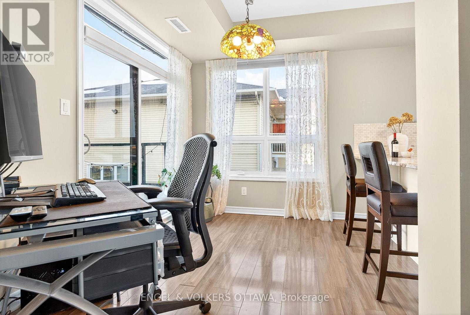 302 - 760 Chapman Mills Drive