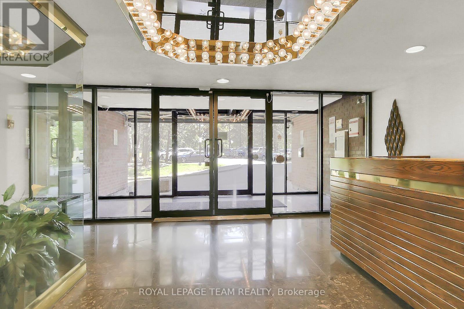 1708 - 2871 Richmond Road