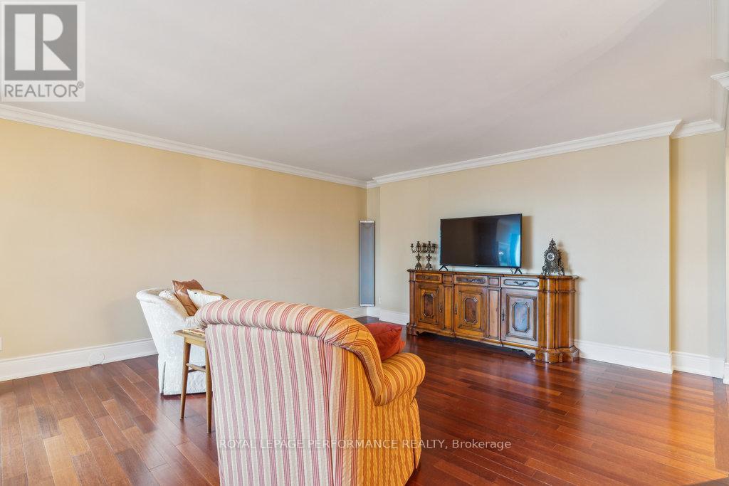 405 - 160 George Street