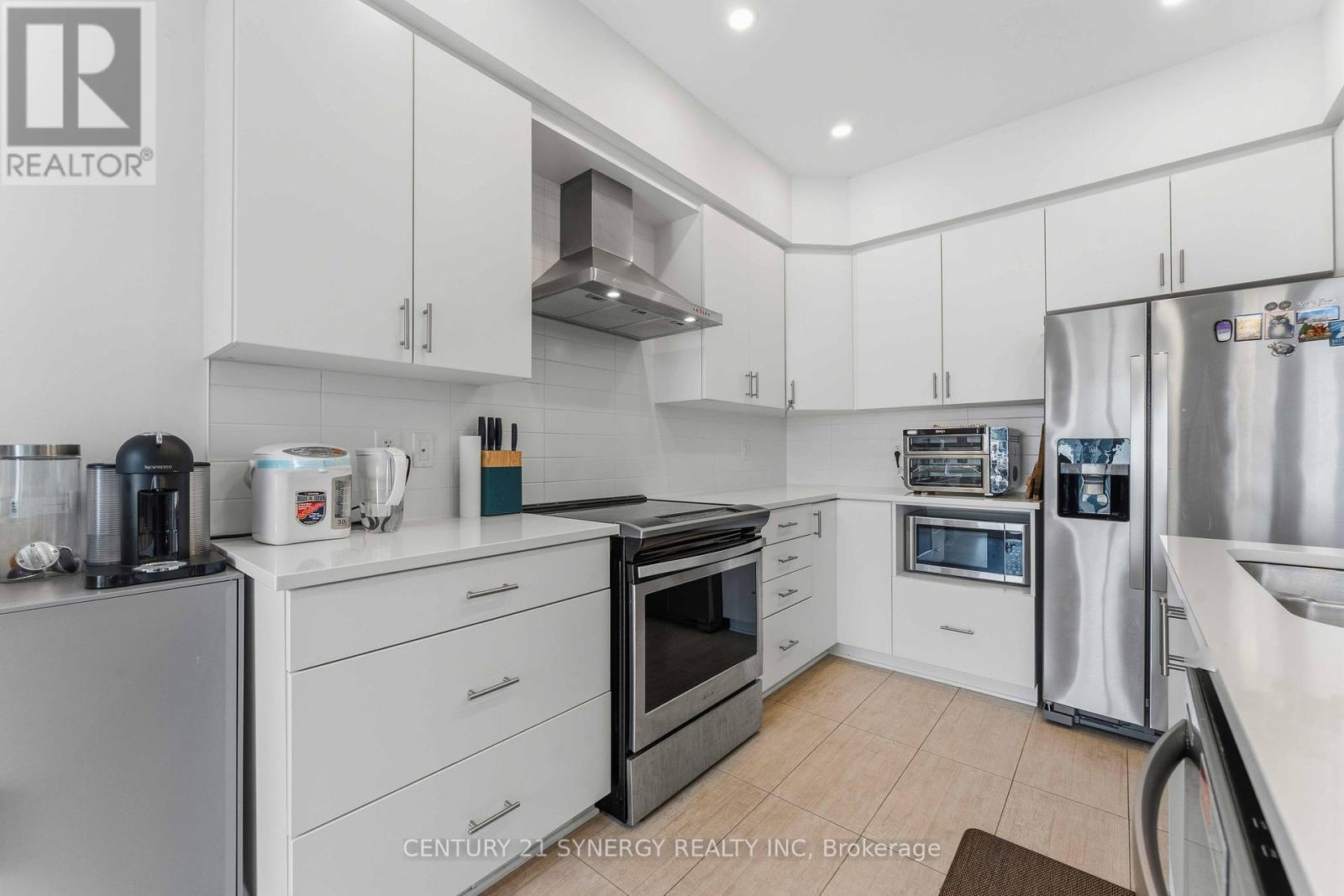 214 Hawkeswood Drive