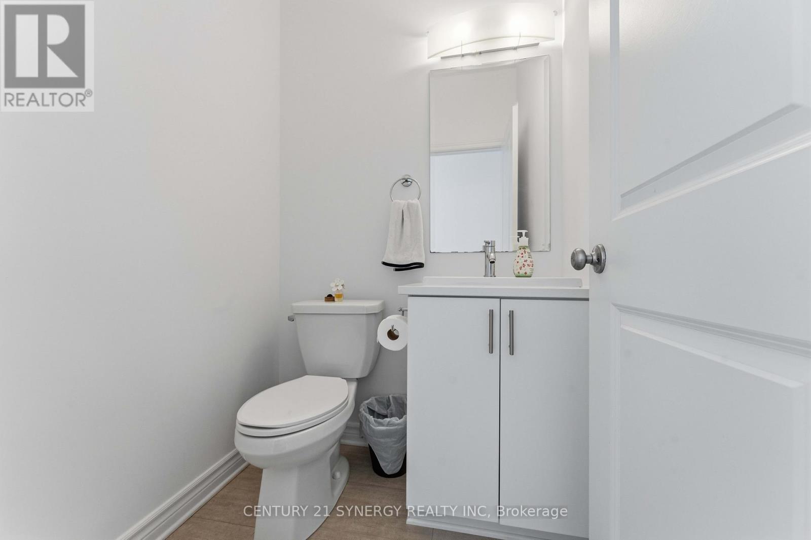 214 Hawkeswood Drive