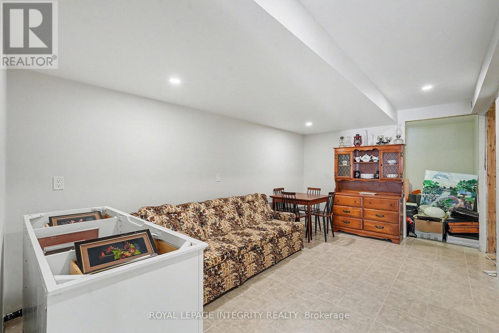 8688 Hwy 511 Highway